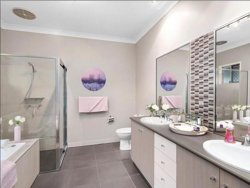 11 Iridescent Drive, Trinity Park QLD 4879