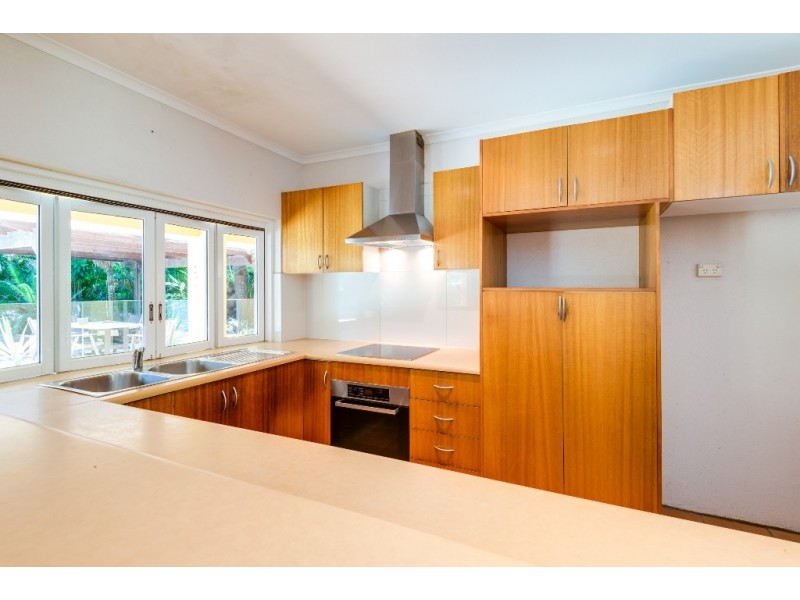 4 Squeaky Close, Kewarra Beach QLD 4879