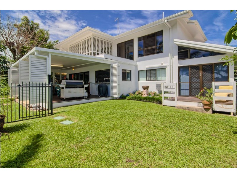 18 Hibiscus Lane, Holloways Beach QLD 4878