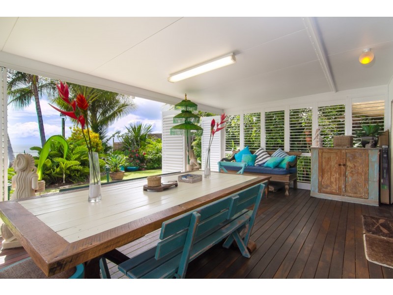 18 Hibiscus Lane, Holloways Beach QLD 4878