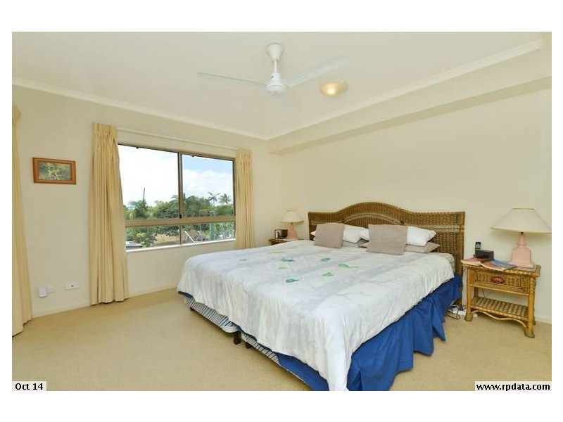 1757/2 Greenslopes Street, Cairns North QLD 4870