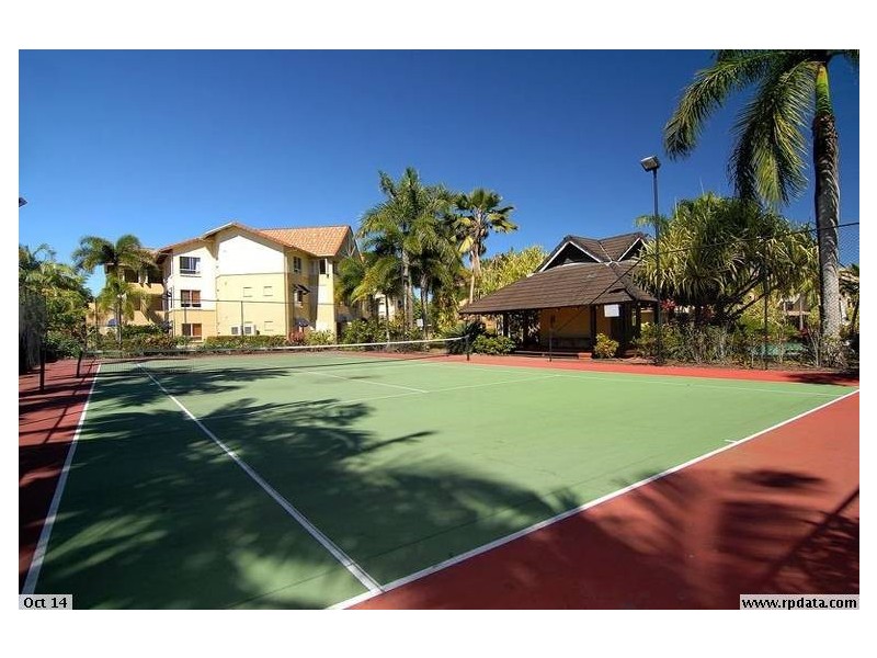 1757/2 Greenslopes Street, Cairns North QLD 4870