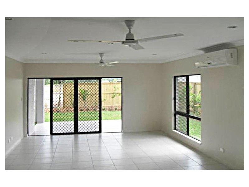 8 Seaways Street, Trinity Beach QLD 4879