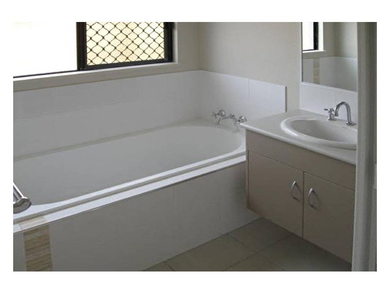 8 Seaways Street, Trinity Beach QLD 4879