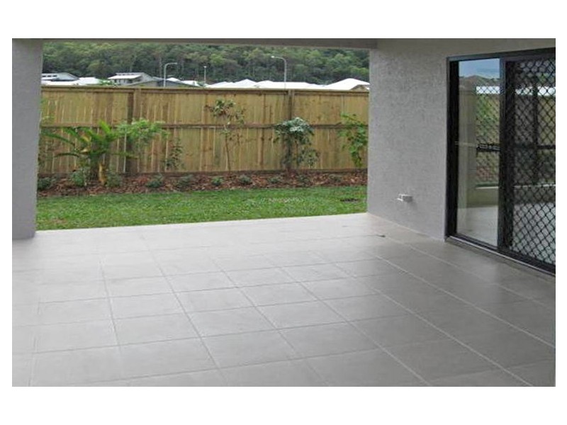 8 Seaways Street, Trinity Beach QLD 4879