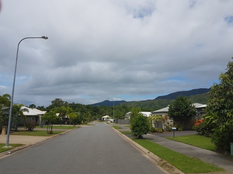 8 Seaways Street, Trinity Beach QLD 4879