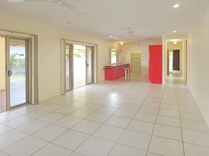 4 Icefire Quay, Trinity Park QLD 4879