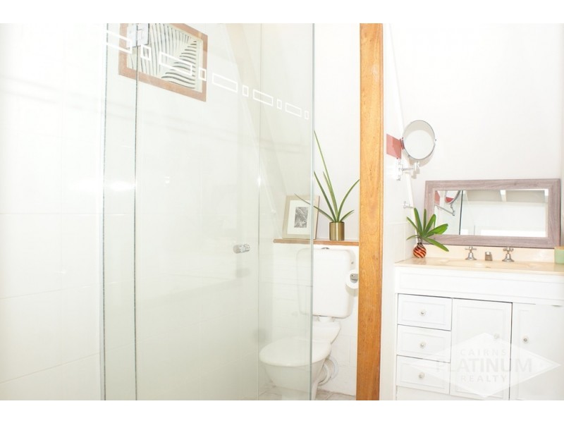 7 La Trobe Close, Trinity Park QLD 4879