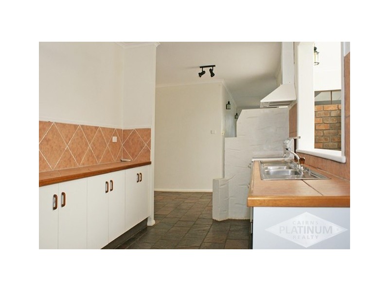 10 Debbie Street, Trinity Park QLD 4879