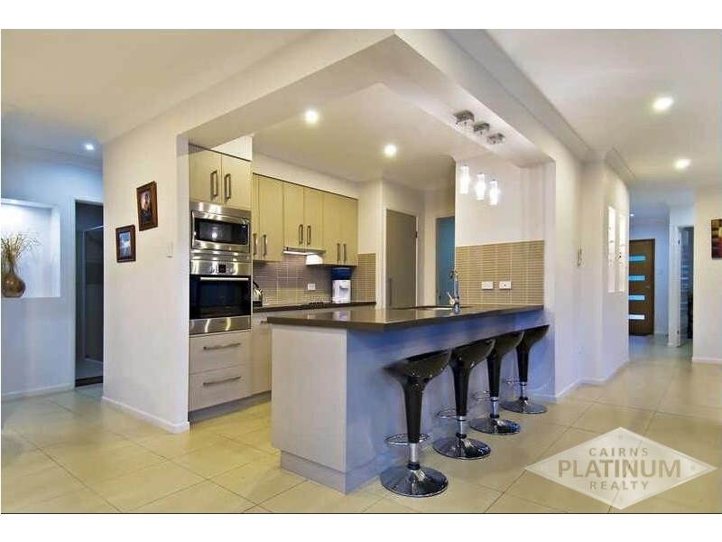 11 Bowline Close, Trinity Beach QLD 4879