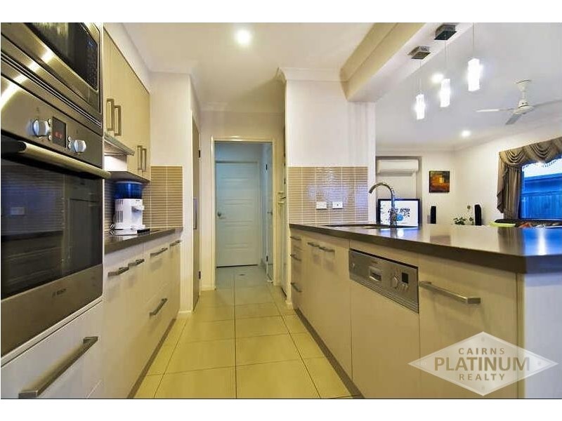 11 Bowline Close, Trinity Beach QLD 4879