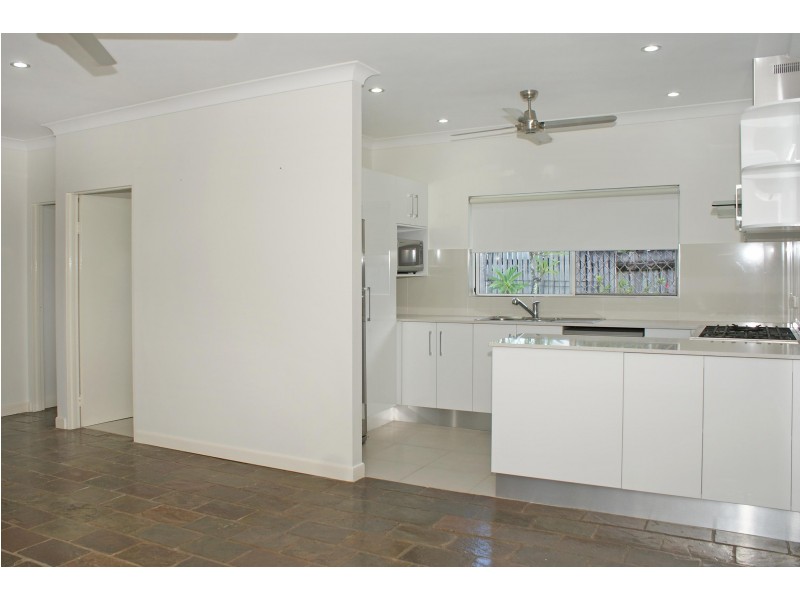 2/8 Portsea Cres, Kewarra Beach QLD 4879