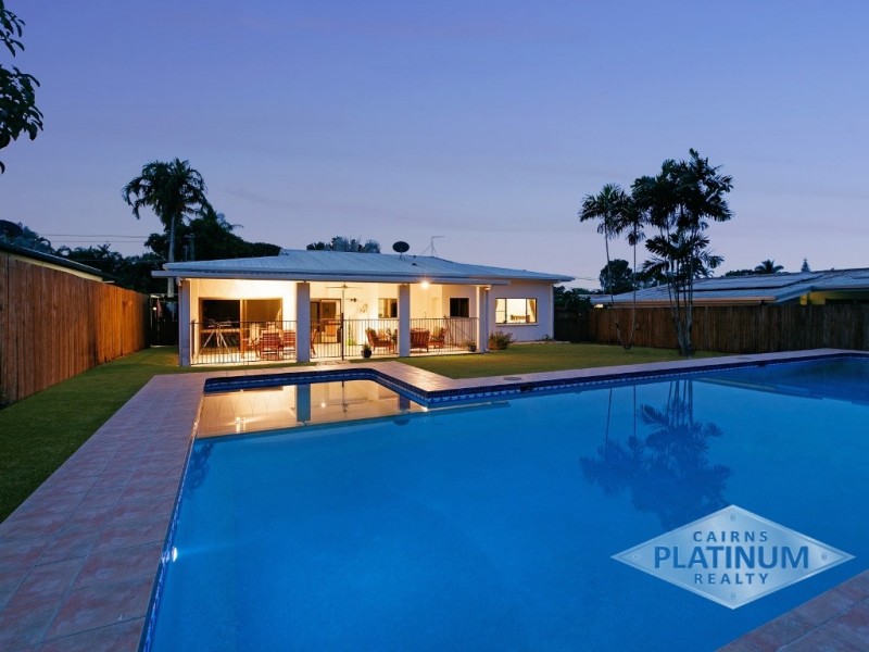 63 Terebra Street, Palm Cove QLD 4879