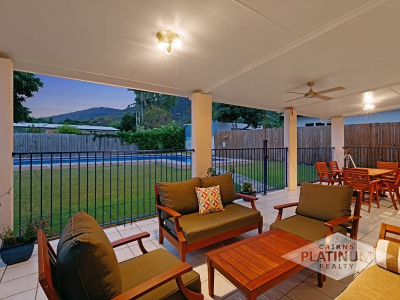 63 Terebra Street, Palm Cove QLD 4879