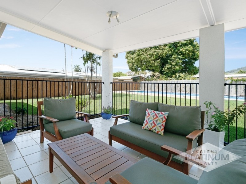 63 Terebra Street, Palm Cove QLD 4879