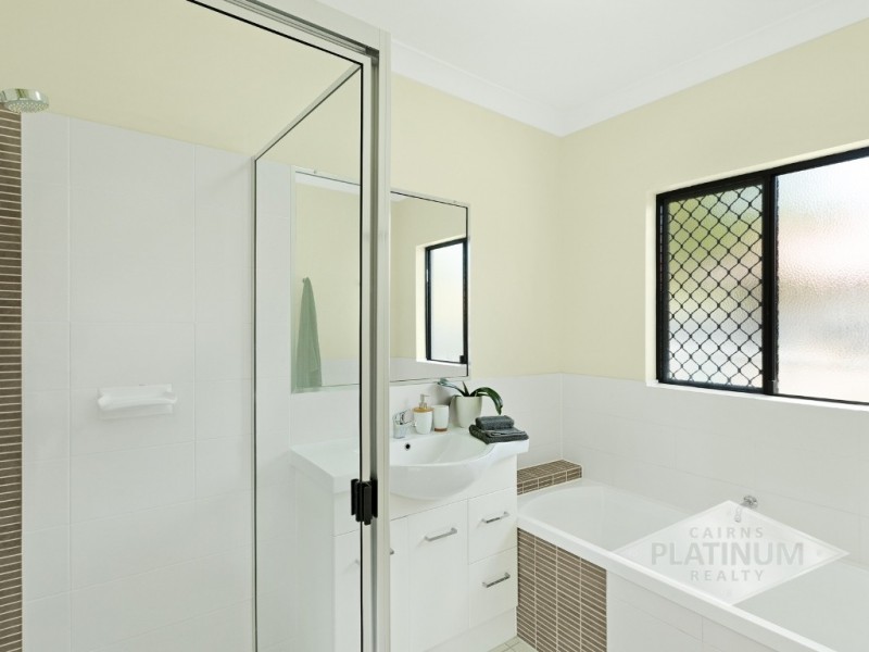 8 Hulbert Street, Trinity Park QLD 4879