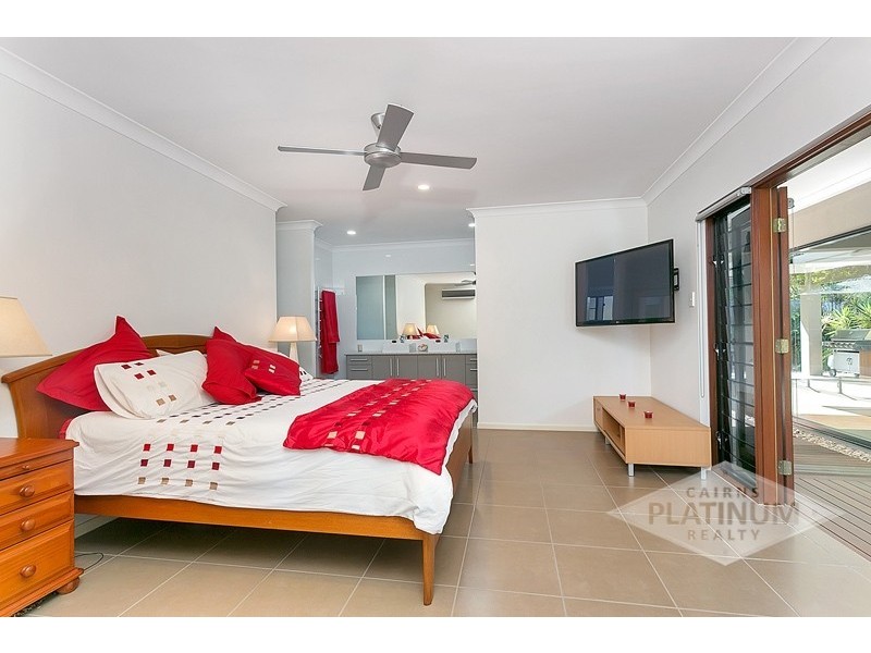 4 Saunders Court, Clifton Beach QLD 4879