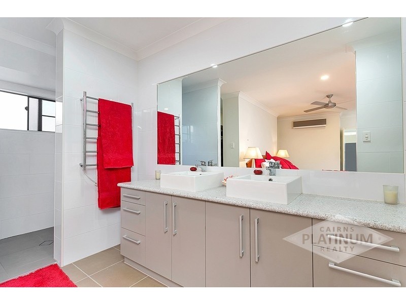 4 Saunders Court, Clifton Beach QLD 4879