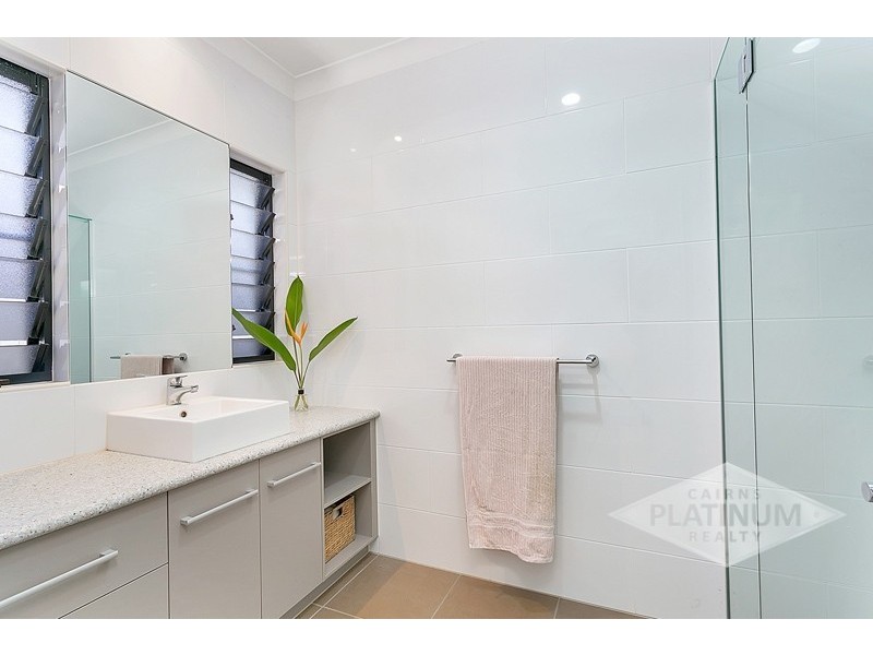 4 Saunders Court, Clifton Beach QLD 4879