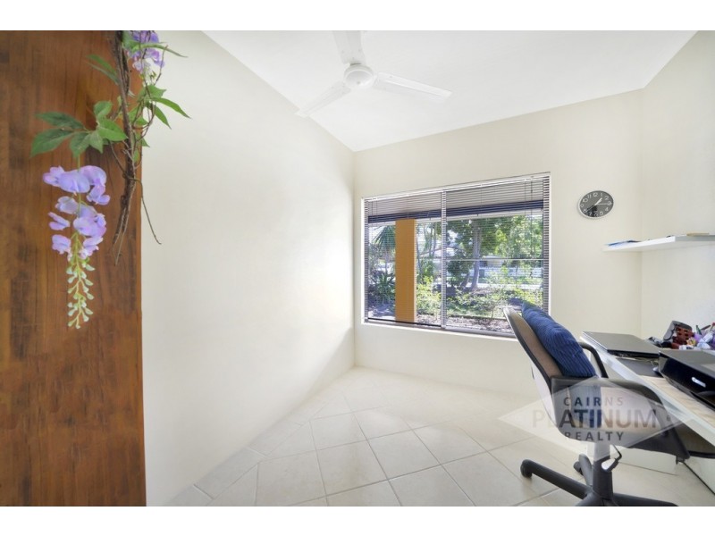 6 Parkway Street, Trinity Park QLD 4879