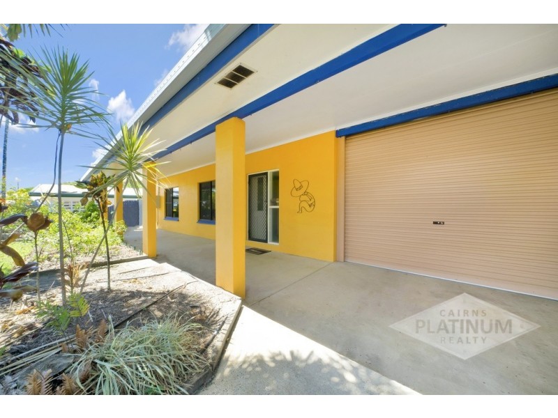 6 Parkway Street, Trinity Park QLD 4879