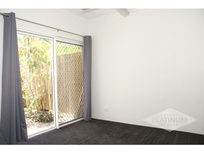 33/24 Warren Street, Palm Cove QLD 4879