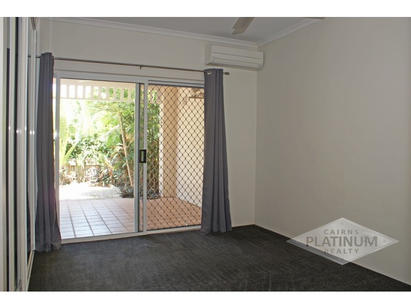 33/24 Warren Street, Palm Cove QLD 4879