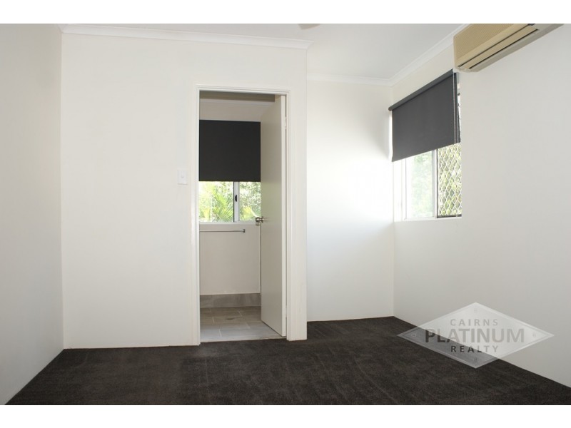 33/24 Warren Street, Palm Cove QLD 4879