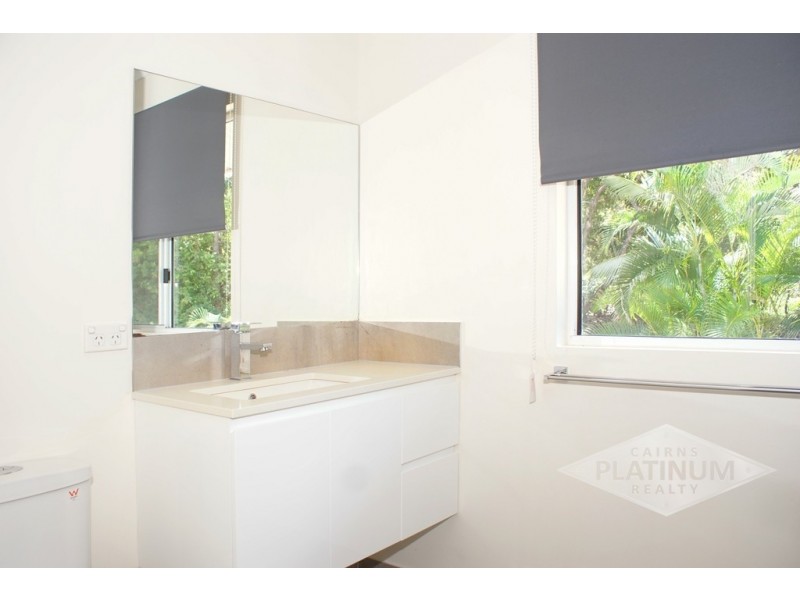 33/24 Warren Street, Palm Cove QLD 4879