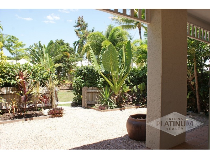 33/24 Warren Street, Palm Cove QLD 4879