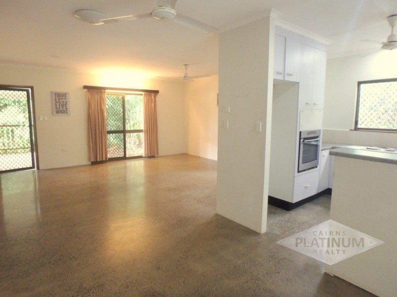 1 Kerryanne Close, Smithfield QLD 4878