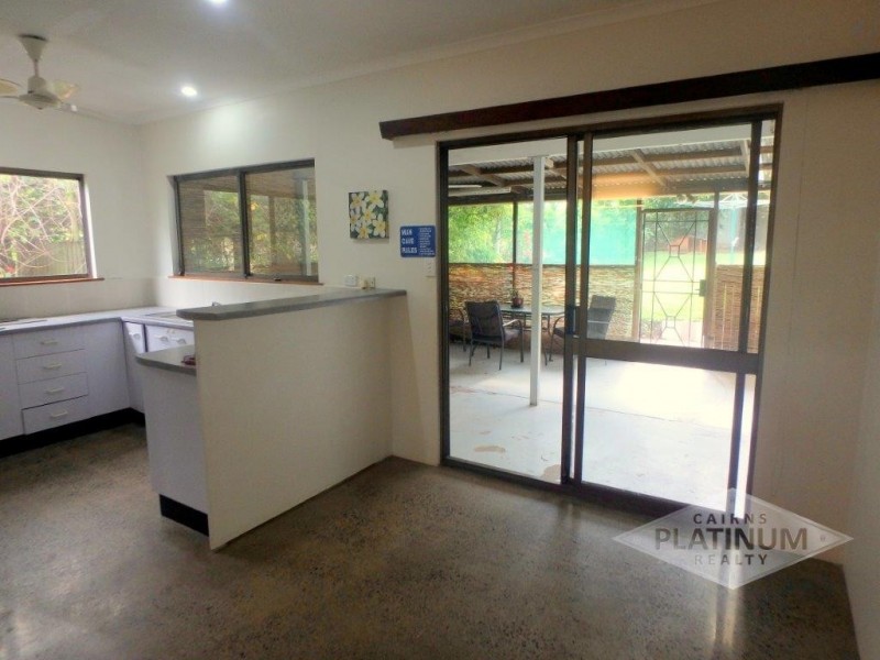 1 Kerryanne Close, Smithfield QLD 4878
