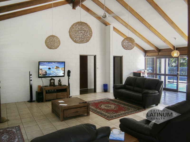 53 Veivers Road, Palm Cove QLD 4879