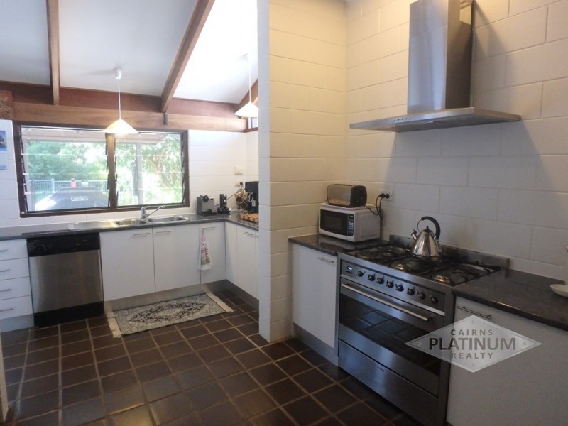 53 Veivers Road, Palm Cove QLD 4879