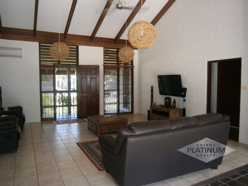 53 Veivers Road, Palm Cove QLD 4879