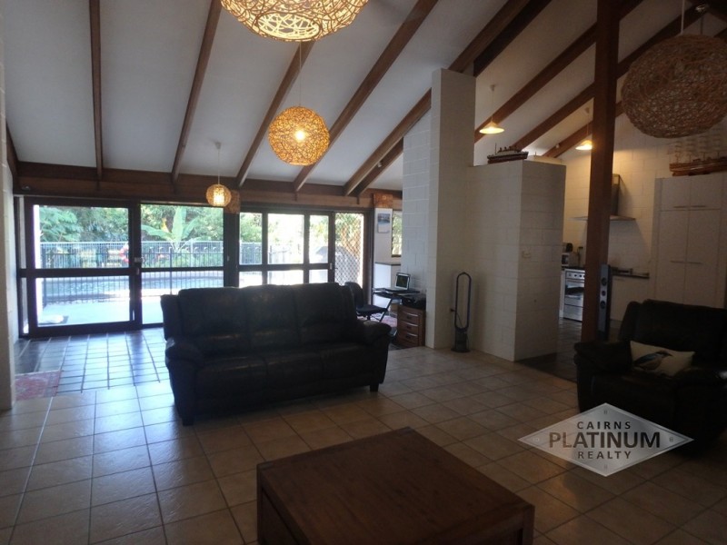 53 Veivers Road, Palm Cove QLD 4879