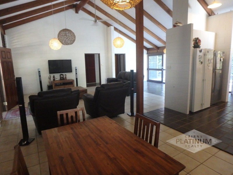 53 Veivers Road, Palm Cove QLD 4879