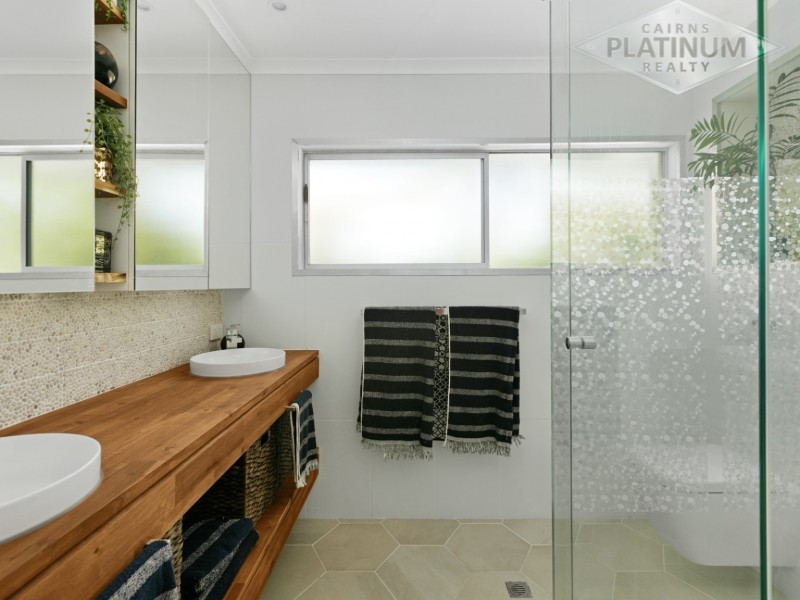 1 Hood Street, Trinity Park QLD 4879