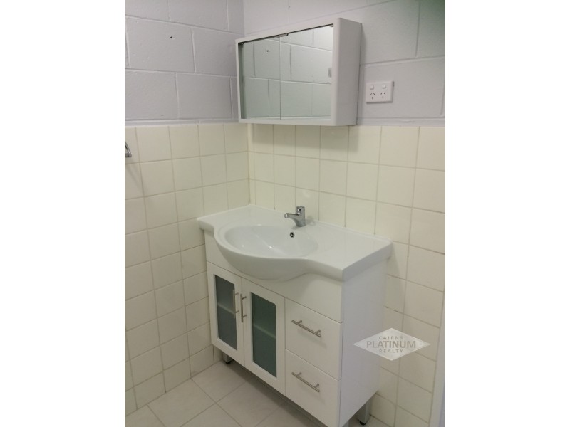 2/75 Mann Street, Westcourt QLD 4870