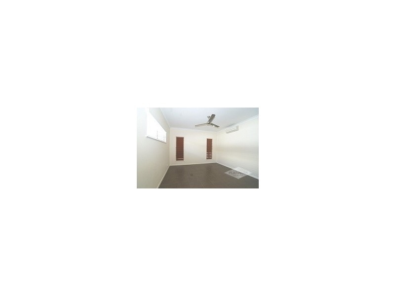 10 Icefire Quay, Trinity Park QLD 4879