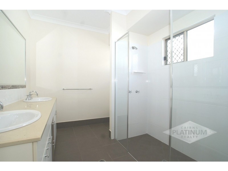 10 Icefire Quay, Trinity Park QLD 4879