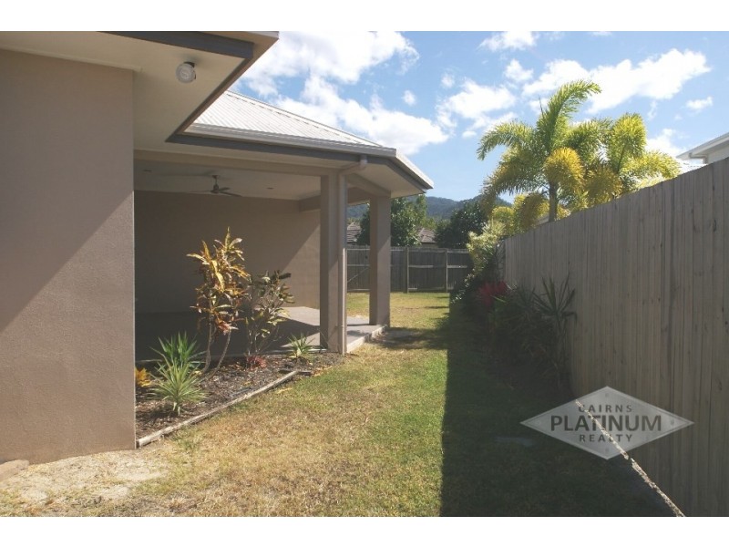 10 Icefire Quay, Trinity Park QLD 4879