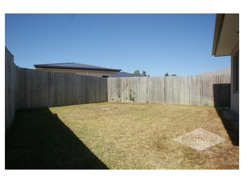 10 Icefire Quay, Trinity Park QLD 4879