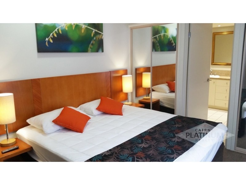 1303/2 Greenslopes Street, Cairns North QLD 4870