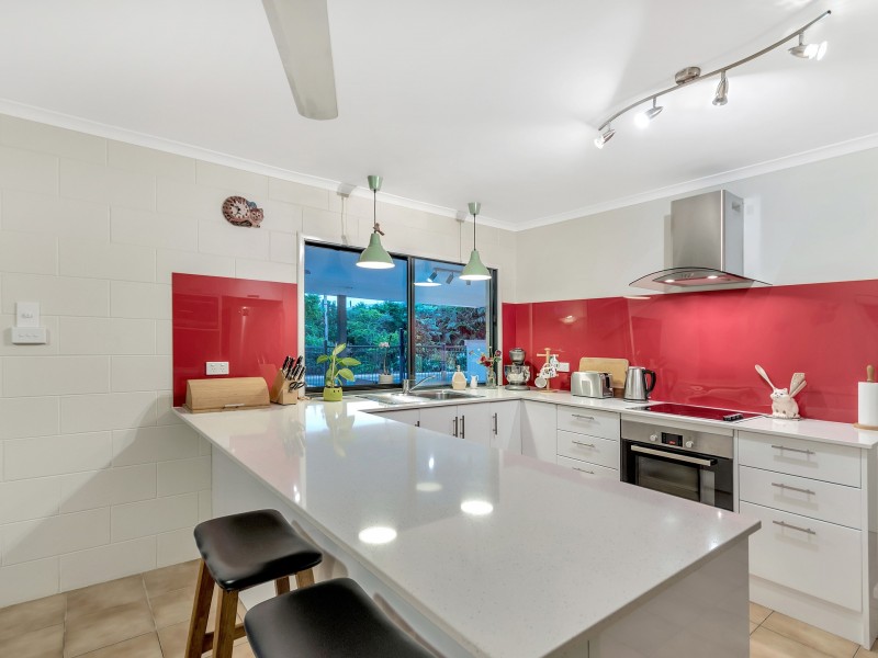 4 Hood Street, Trinity Park QLD 4879