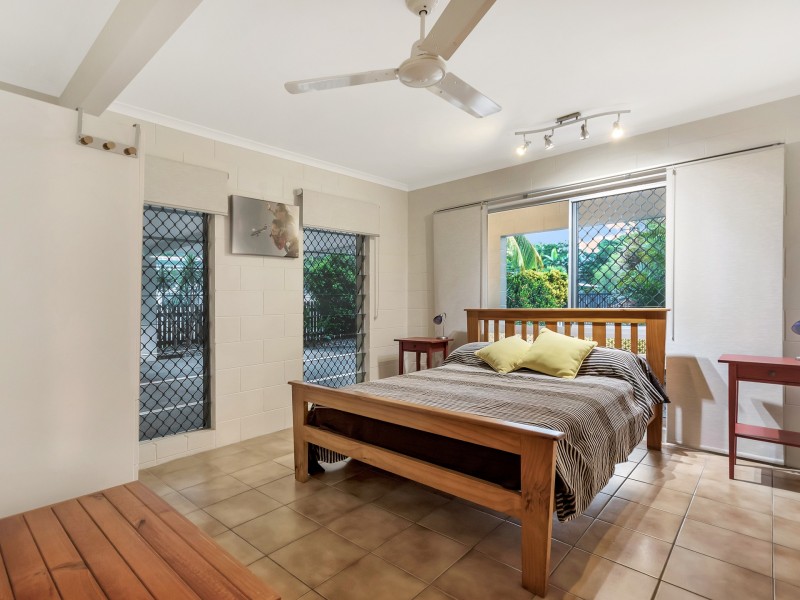 4 Hood Street, Trinity Park QLD 4879