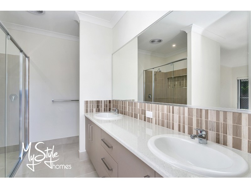 21 Bluecove Circuit, Trinity Park QLD 4879