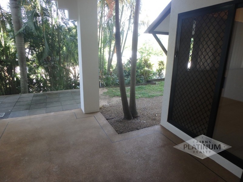 1/106 Moore Street, Trinity Beach QLD 4879