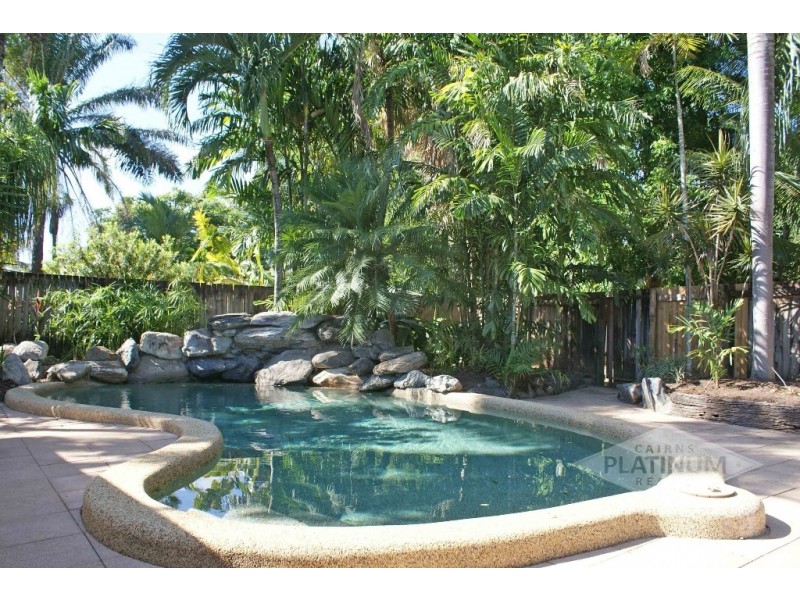 13 Cheviot Street, Smithfield QLD 4878