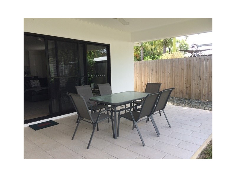 7b Kavieng Street, Trinity Beach QLD 4879